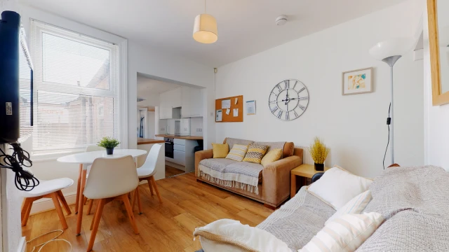 Broad Street, LE11 5AB 1