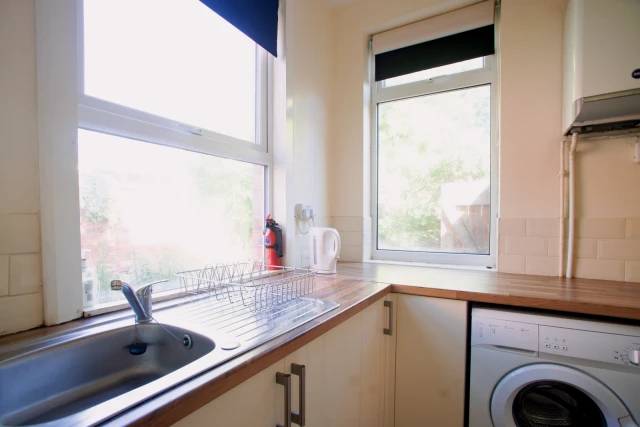 Radmoor Road, LE11 3BS 3