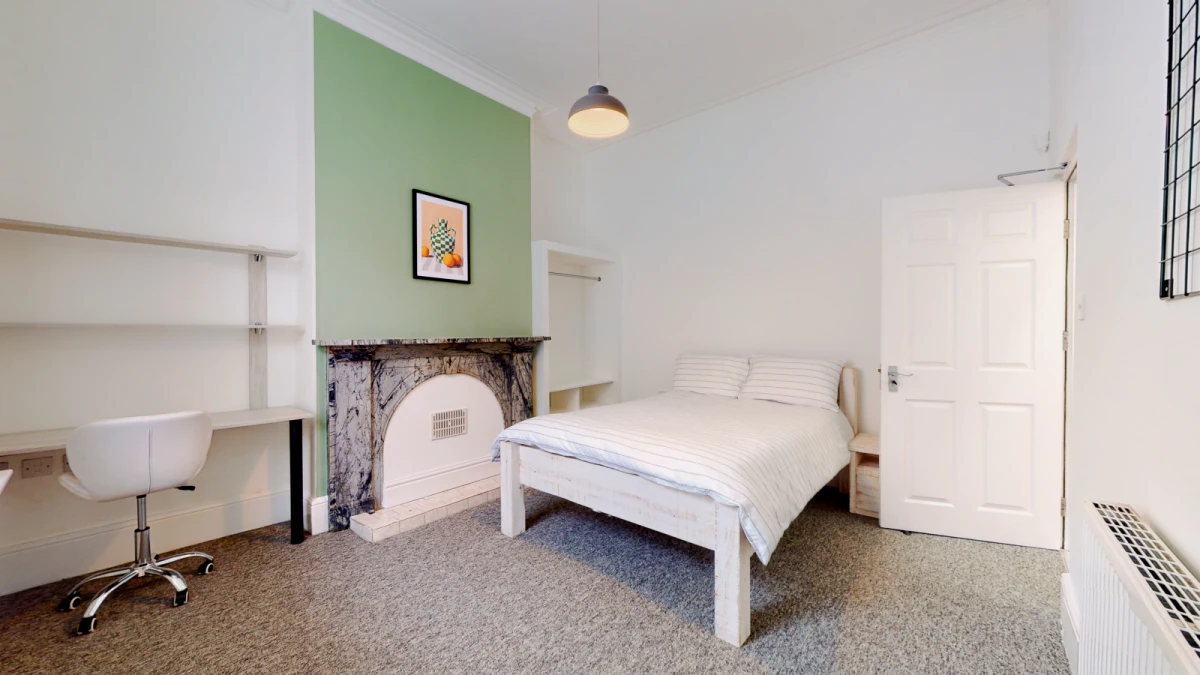 Rufford Road, L6 3BE 0