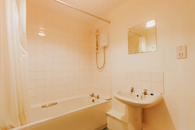 Tanni Grey House, LE11 3DD 4