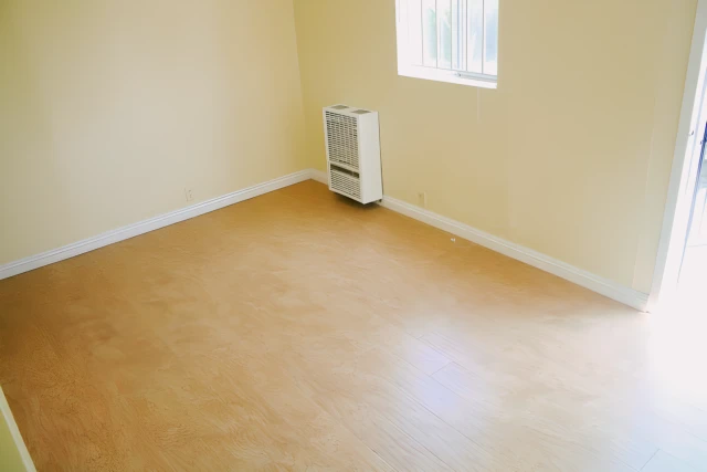 1280 W. Jefferson Blvd. 4