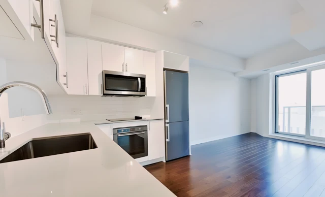 1308 - 805 CARLING Ave 1