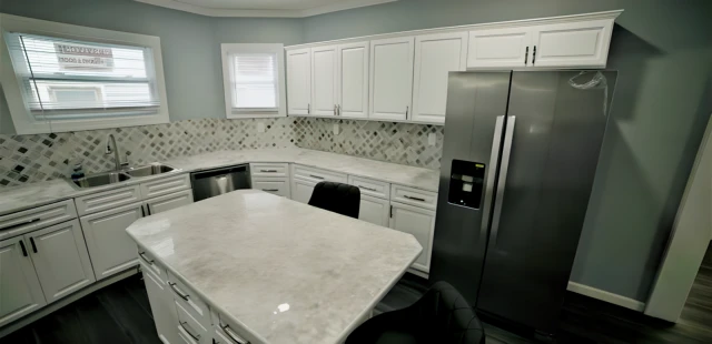 121 Lexington Ave - Syracuse student accommodation - 4 Bed 2.5 Bath Apartment 1