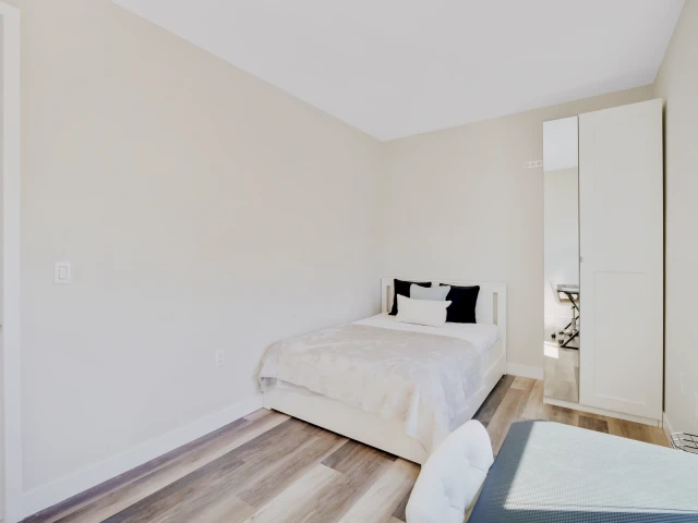 1280 W 37th PL 1