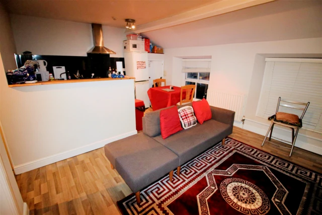 53 South Road, Lancaster - Flat 3 2