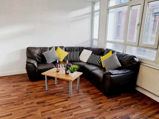 E13, Sangha House, LE1 5SP 3