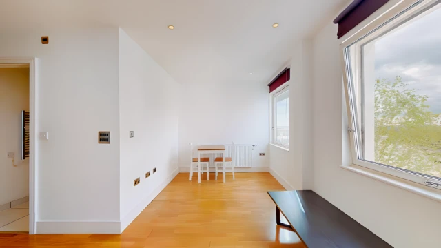 Pinner Road 24202# 3