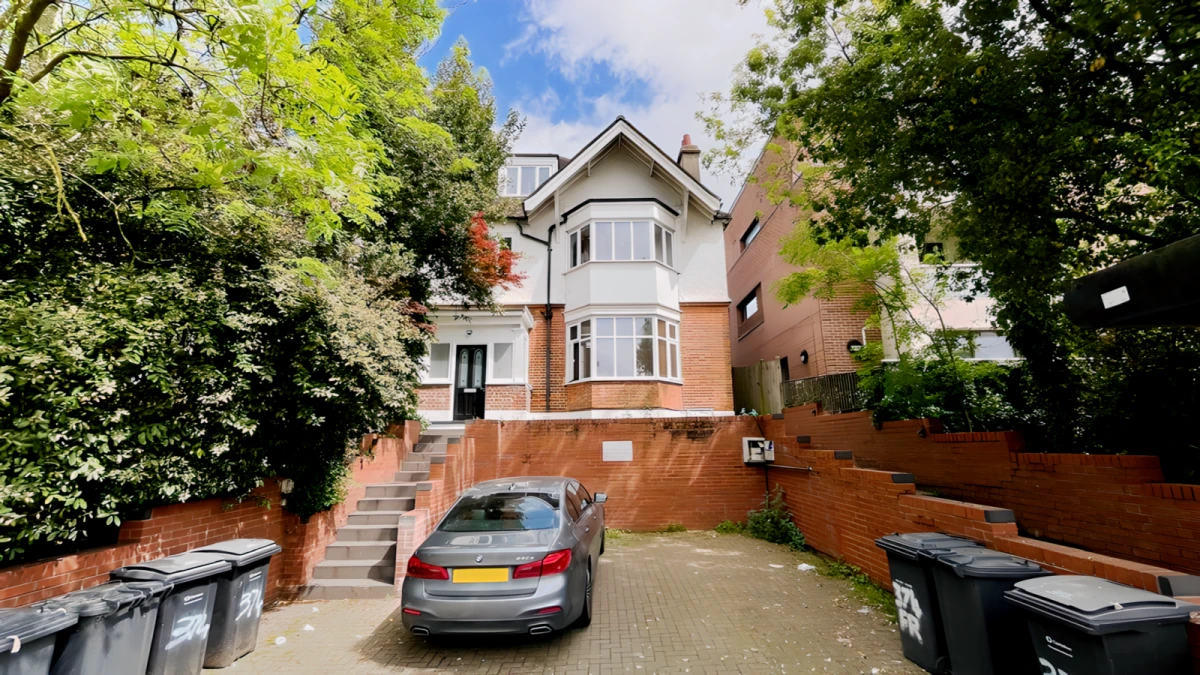 Finchley Road 24553# 0