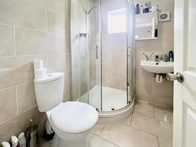 CW-Hilda Road, London 3