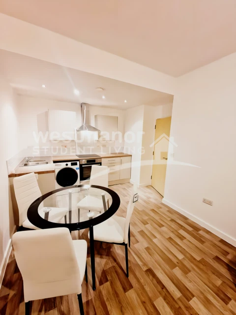 Flat 5, Charlesworth House, LE1 1GS 1
