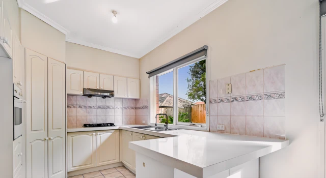 530 Highbury Road, Glen Waverley 2