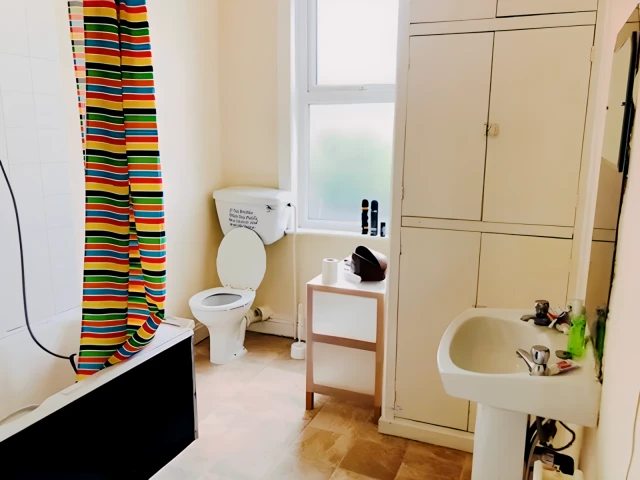 Royal Park Avenue 24240# 3