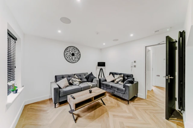 17 Albert Edward, L7 2