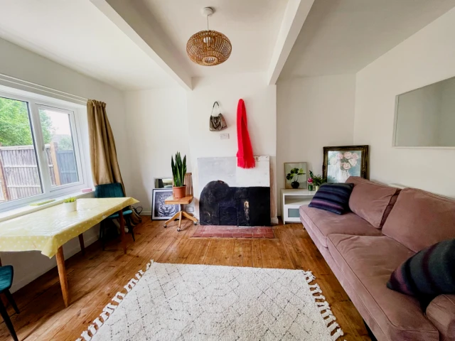 Shelthorpe Road, LE11 2PB 4
