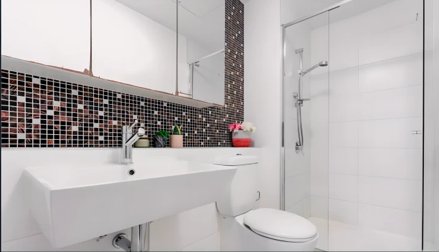 639 Lonsdale Street 2