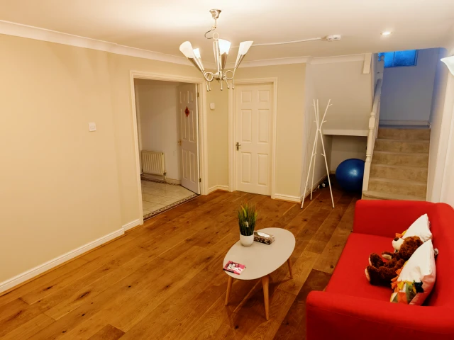 80a Bransford Avenue 2