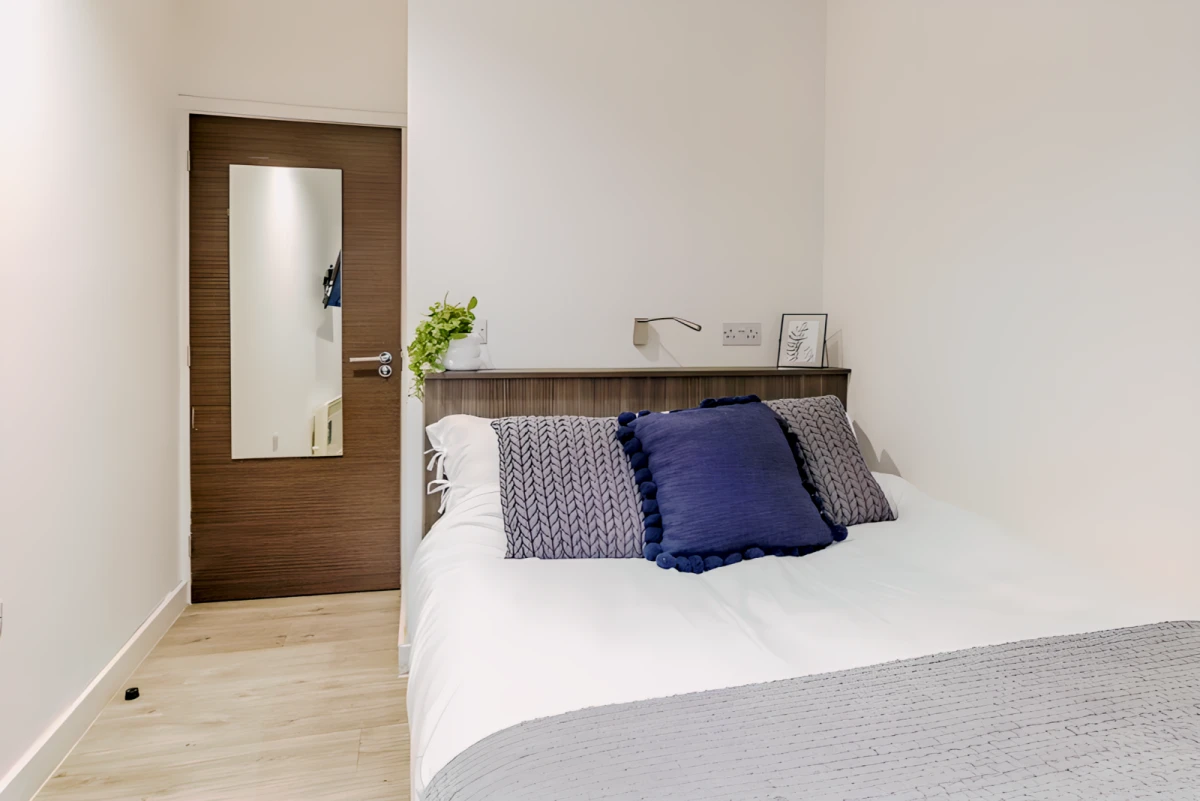 Centre Gate - Bristol student accommodation - Deluxe 2 Bed Apartment