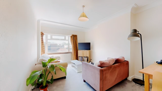 Hendon Way 26176# 2
