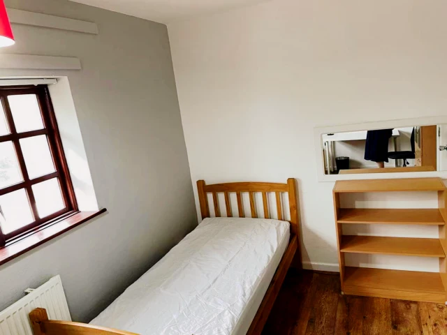 254 Sir Henry Parkes Road 2
