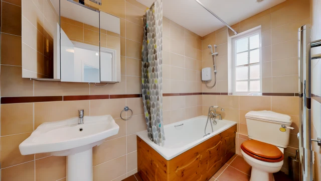 Regency Place 26679# 4