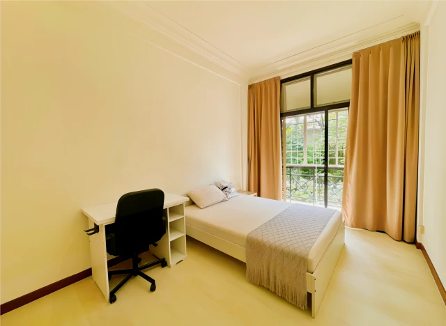 Banyan Condo - F 4