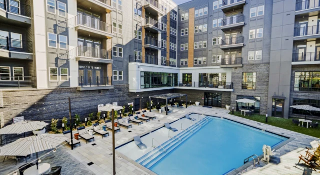 900 Willow 3