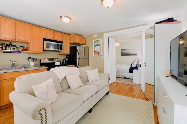 9 Auburn Ave 1