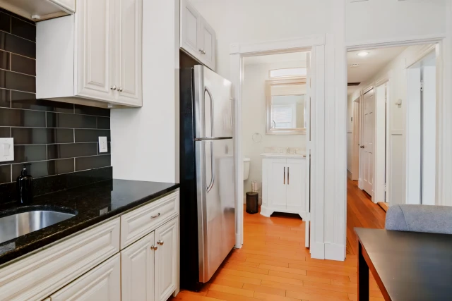 11 Linden Street - Boston student accommodation - 4B1.5B #835 Twin Bedroom B