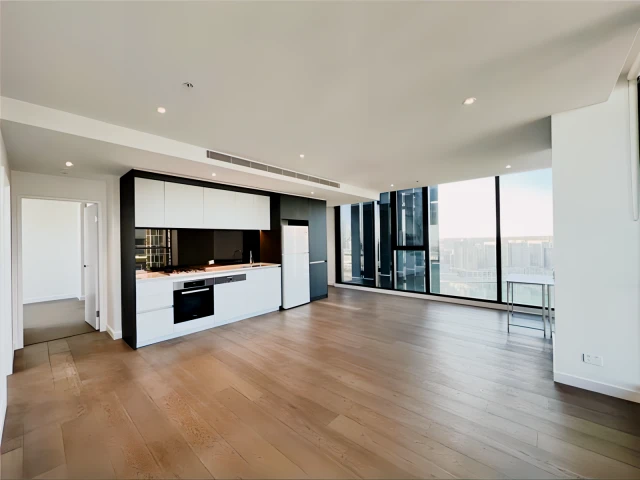 915 Collins Street 4