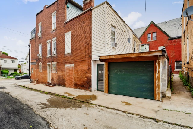 3302 Ward Street, Pittsburgh 1