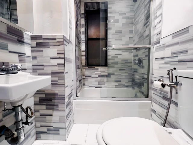 932 Amsterdam Avenue 4