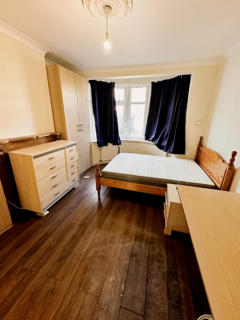 布莱顿 近学校住宅区 合租 包bill 独立卫浴 £178起