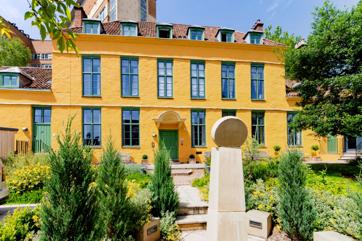 Manor House 0
