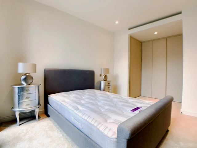 LH-Hampton tower 5404 4