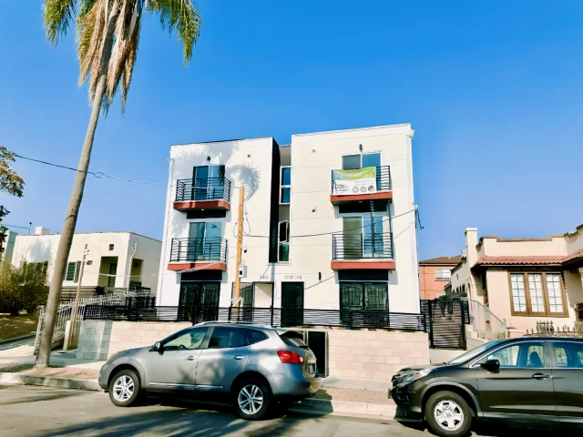 1312 N Mariposa 1