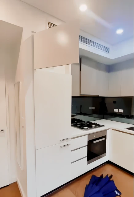 8 Kingsborough Wy 1