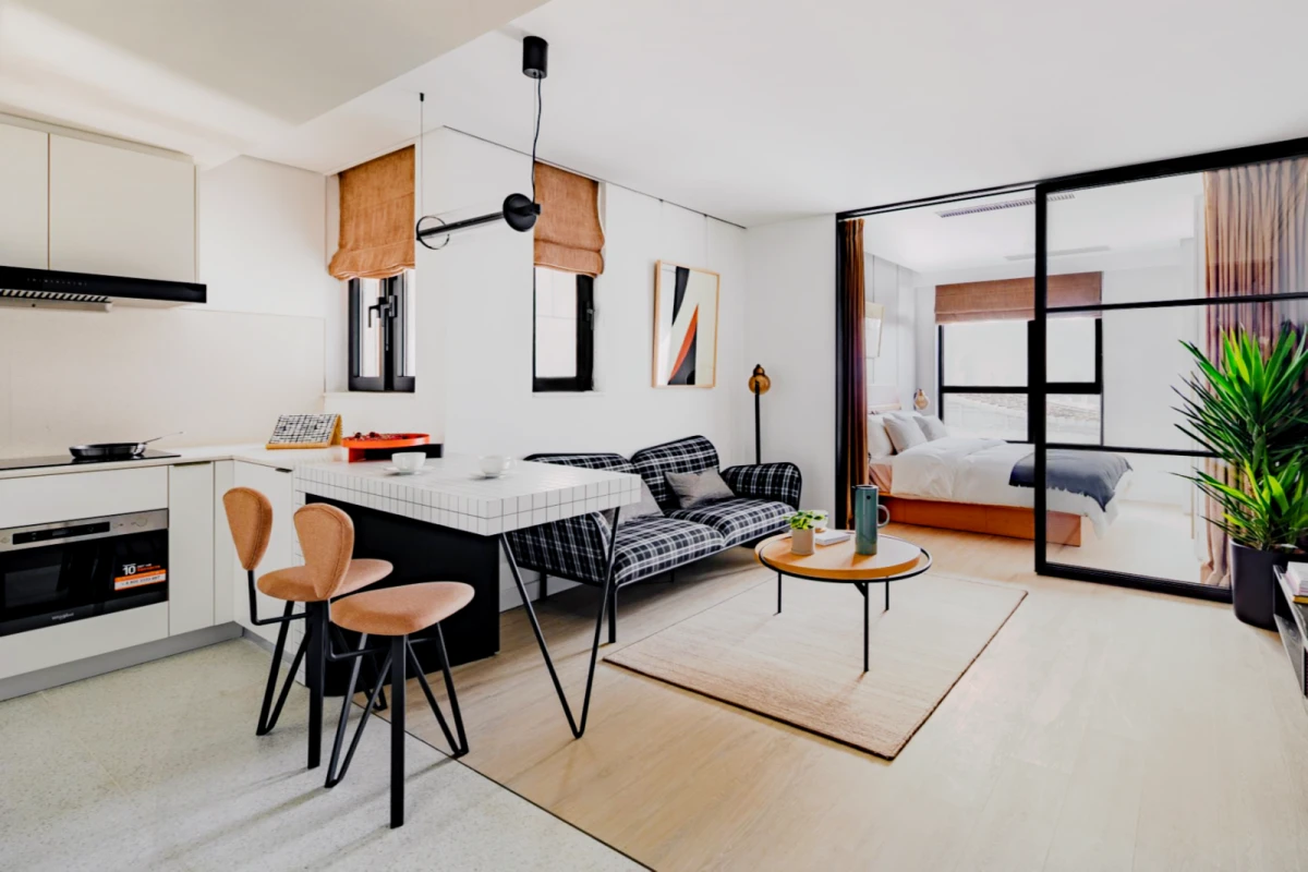 LIV'N 833 By Greystar 0