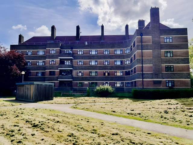 Poynders Gardens 28642# 1