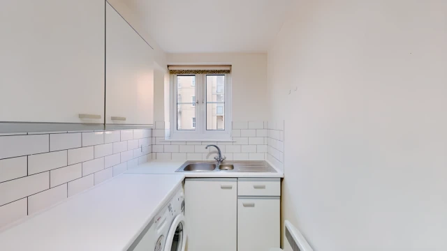 Oswin Street 28800# 3