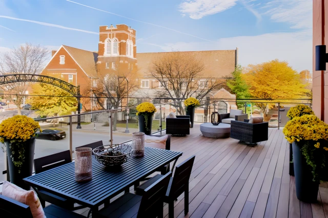 Valencia on High Apartments 1