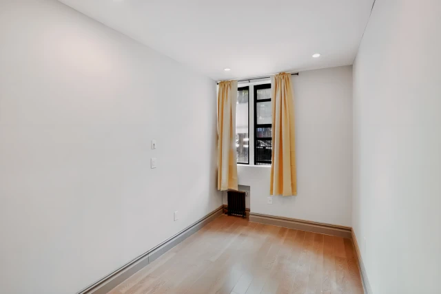 #572: East Village 3