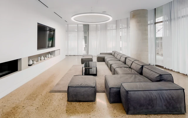 Sky Residence - Lillian Street & Eglinton Avenue East 4