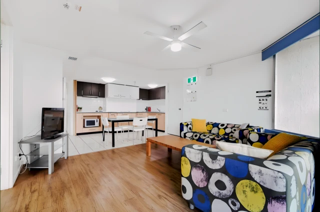 77 Sir Fred Schonell Dr - Brisbane student accommodation - Single room-R306