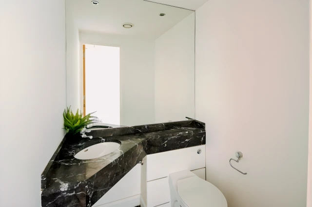 LH-Westferry Circus 4