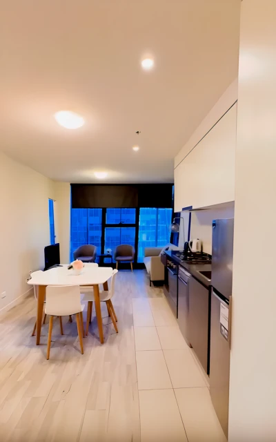 1802/568 Collins St 3