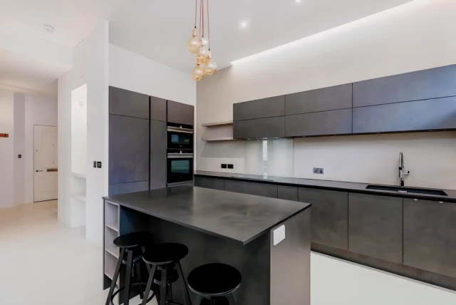 LH-Whitehouse Apartments 4