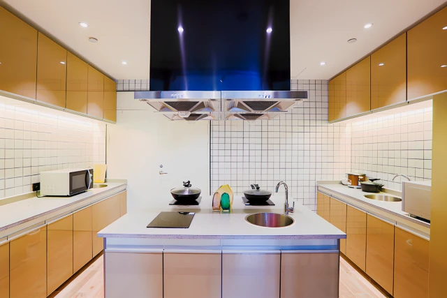 Caohejing Caobao Road Metro Station Store - CJIA Apartment 3