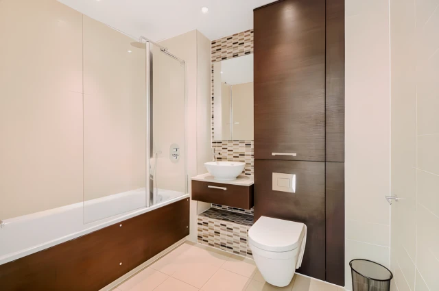 LH-Stratford Plaza 3