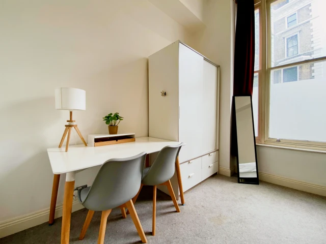 LH-3-5 Collingham Place 2