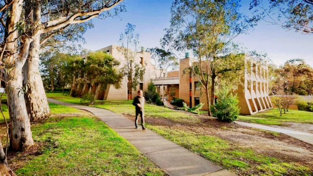 La Trobe University - Chisholm College 1